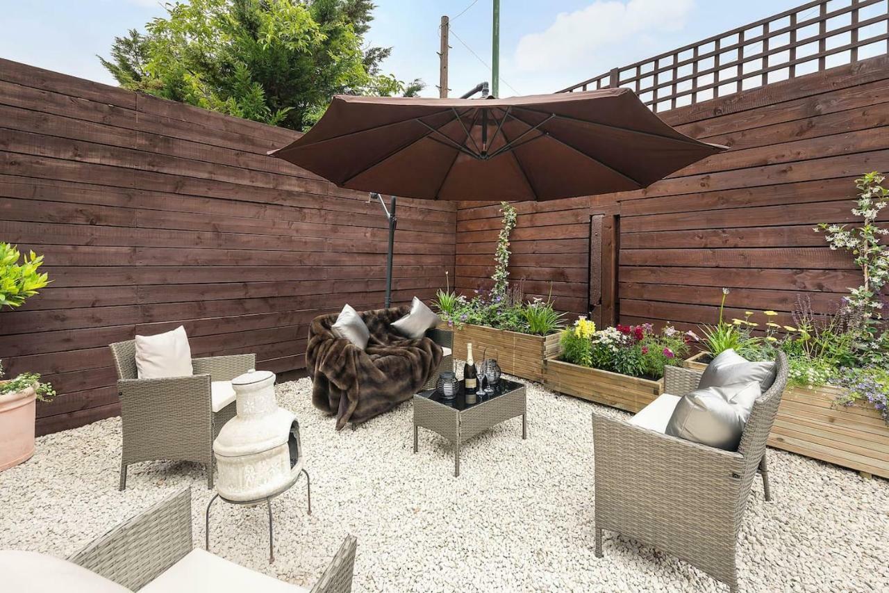 Beautiful West London House Villa ภายนอก รูปภาพ